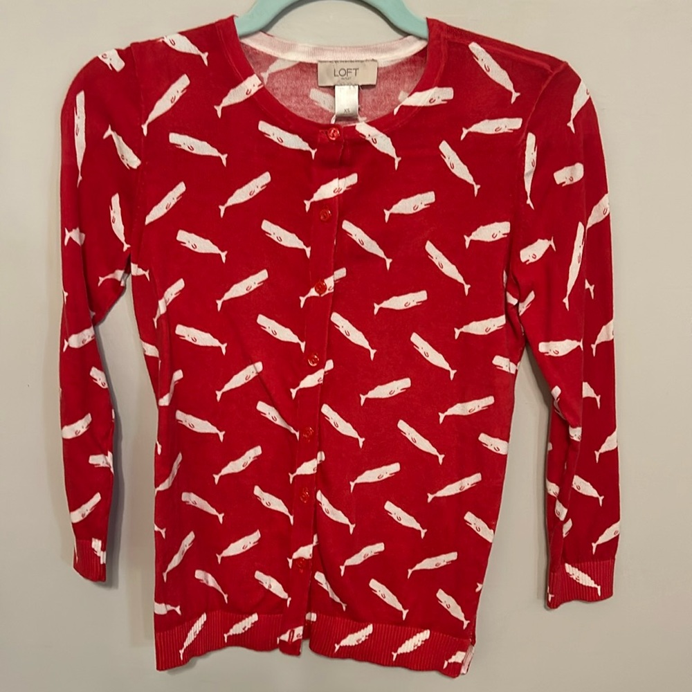 ⚜️3/$15 EUC! LOFT Whale Cardigan